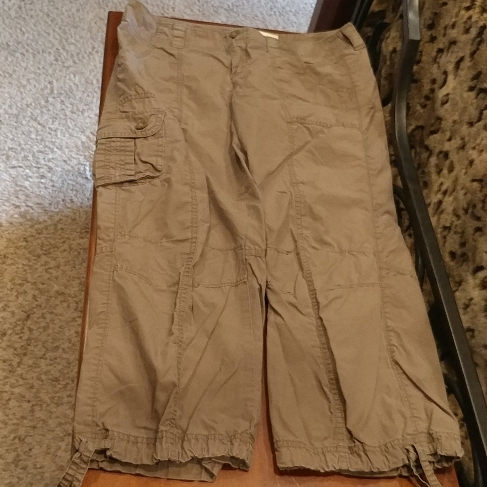 Women's Gap Capris